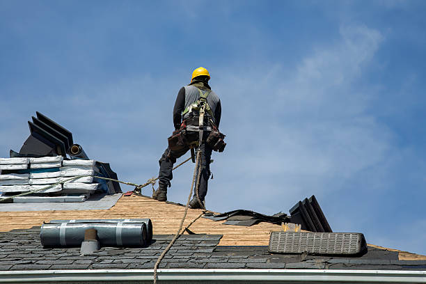 Professional Roofing technician working in Swanlake, ID